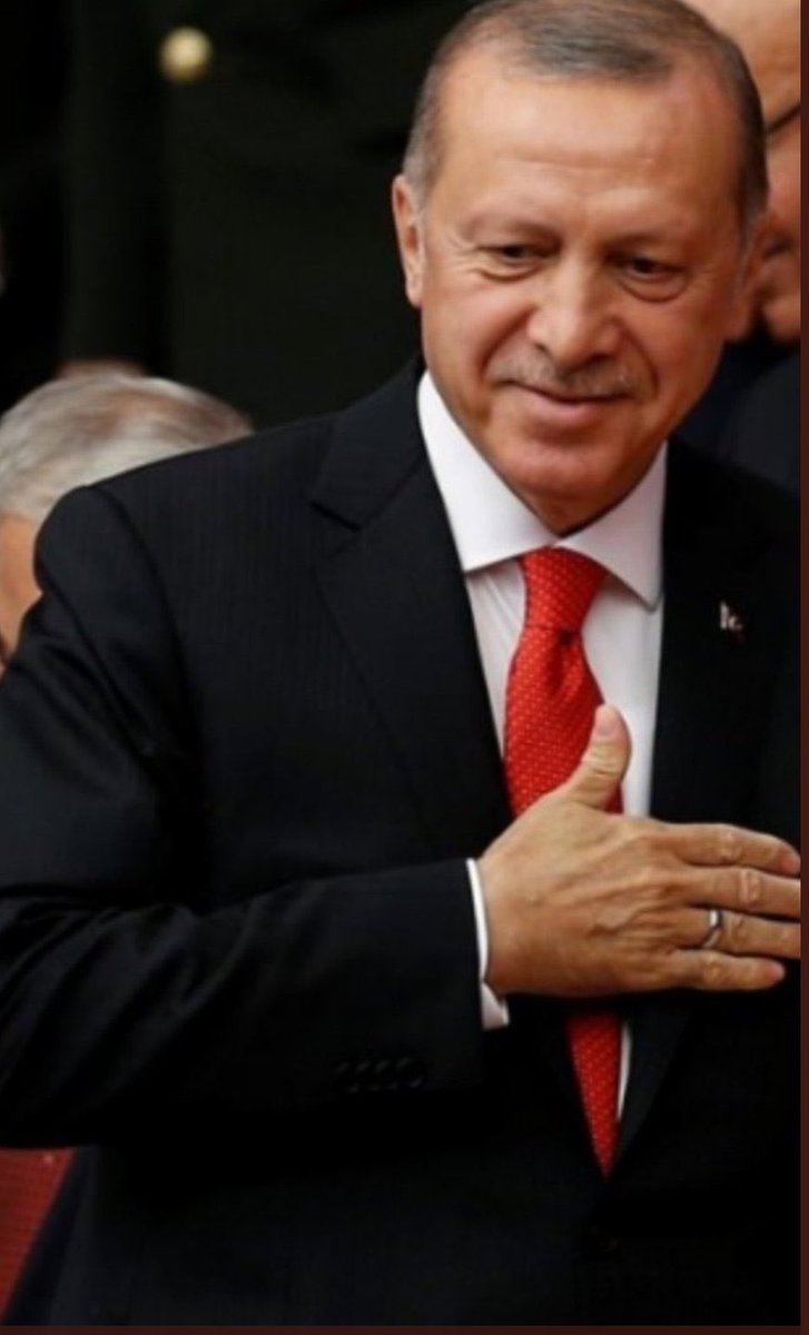 <a href="/RTErdogan/">Recep Tayyip Erdoğan</a> Doğar bir gün benim günüm
Çoğu gitti azı kaldı.
Kırk gün, kırk gece düğünüm
Çoğu gitti azı kaldı.

Ektik, ektik yetişecek,
Çoğu gitti, azı kaldı.
Bütün yollar bitişecek,
Çoğu gitti azı kaldı.

Necip Fazıl Kısakürek