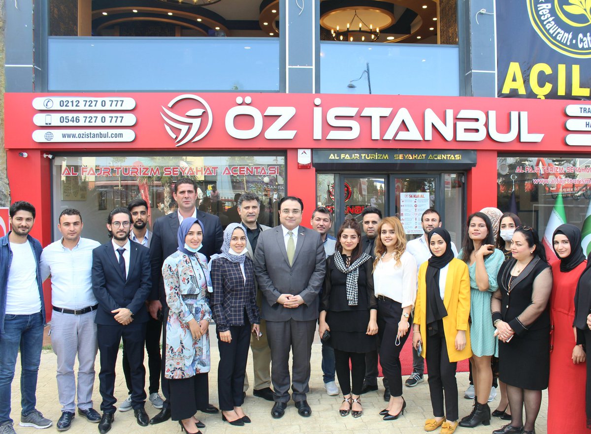 Öz Istanbul Group Team with Consul General of Pakistan in Istanbul, Turkey During his visit to Head office of Öz Istanbul Group of Companies.
#istanbul #Turkey #Pakistan #ConsulateGeneral #ozistanbulgroup #world #economy