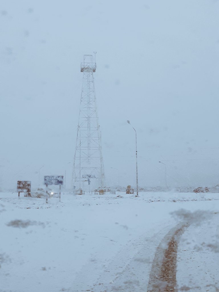 Fanuchizz's tweet image. Les dejo esta postal 

Torre ingresó sur Catriel Río Negro❄☃️