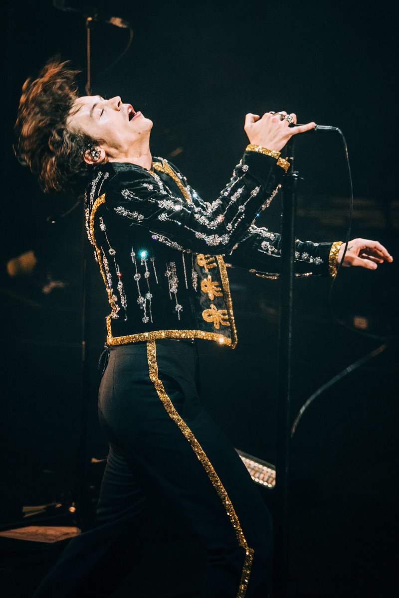 hstylespics's tweet photo. Harry Styles Love On Tour Ticket GA
 
One Winner 
To Enter: 
- Retweet &amp; Like 
- Follow me &amp; @GiveawaySquadd 
-International! 
-Drop Your Tour Dates
-Tag Two Friends 
-Remember To TPWK
Ends In 5 Days ! Good Luck💖 https://t.co/hmhO5MJhKg