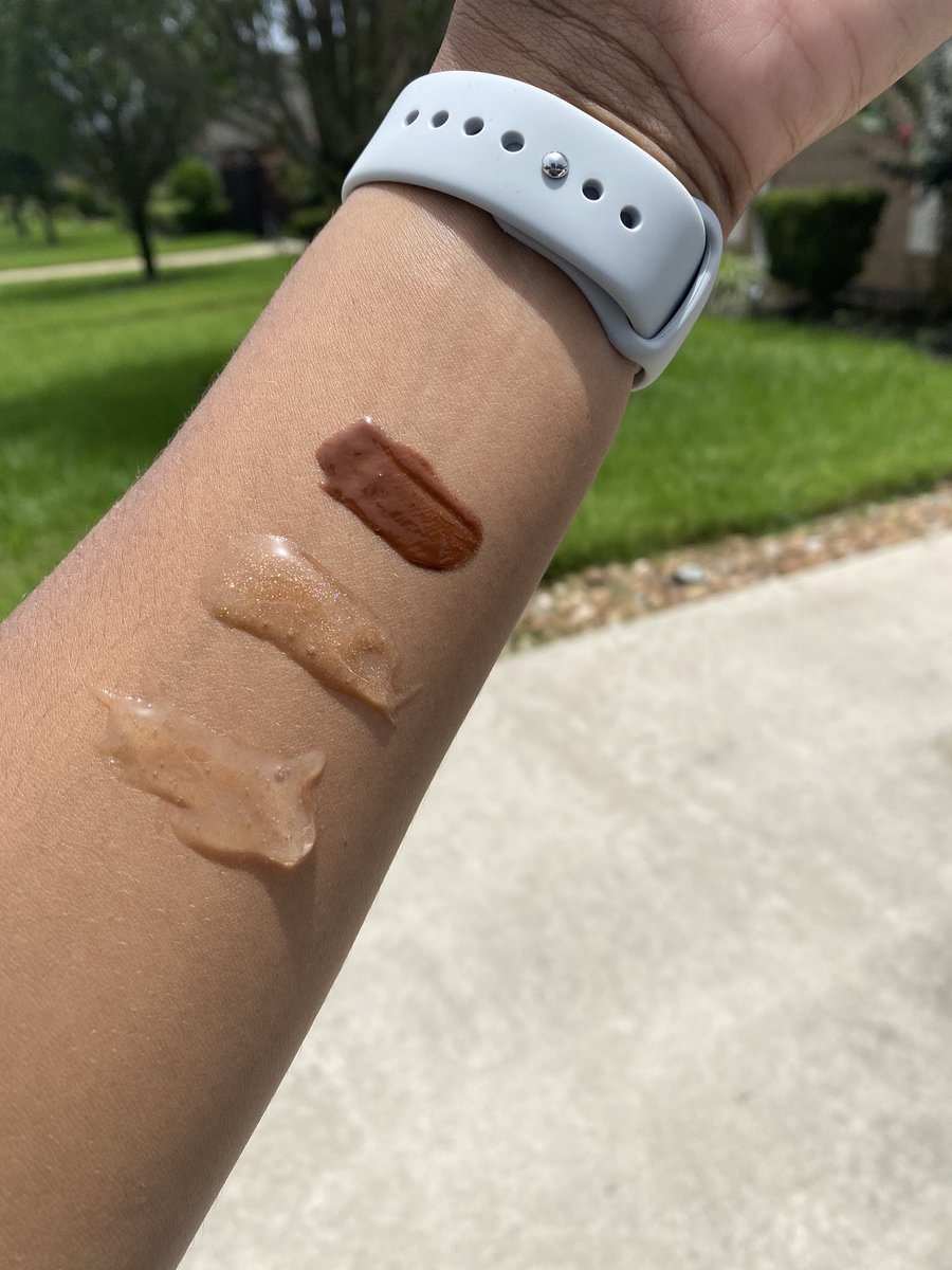 dejaasimonee_'s tweet image. Young, black, and a business owner. Head over to my business Instagram and check us out. ( @prettyandghettominks ) We have 20mm/25mm lashes, lip gloss, CBD lip gloss, lash tools, and etc. ✨