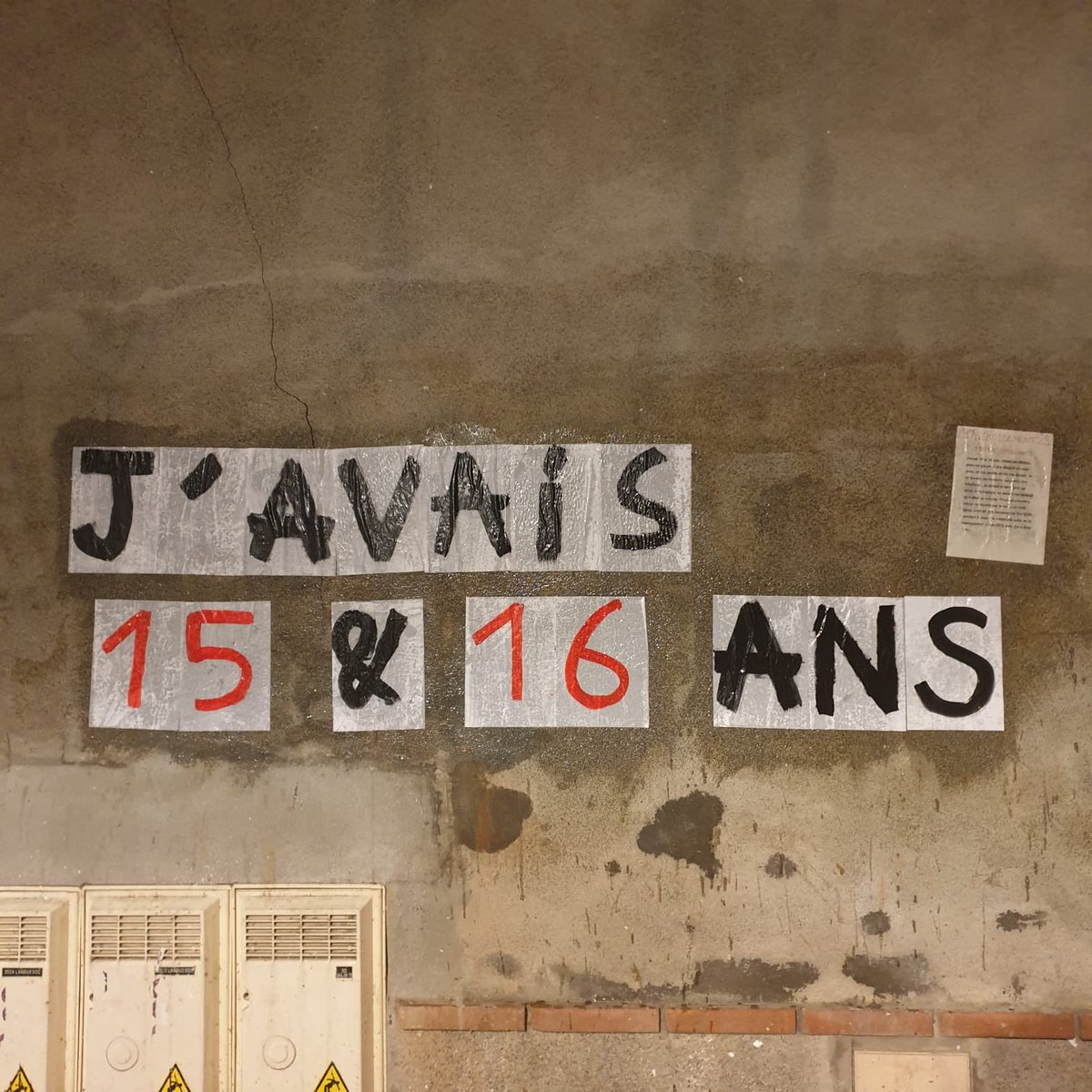 CollagesTLS's tweet photo. TW PROPOS CHOQUANTS 

Dimanche soir nous avons répondu à l’appel de @CollagesLyon avec d’autres collectifs partout en France. Nous avons ainsi collé plusieurs témoignages #IWas dans les rues de Toulouse dont en voici quelques-uns. https://t.co/y2Wwj2j09K