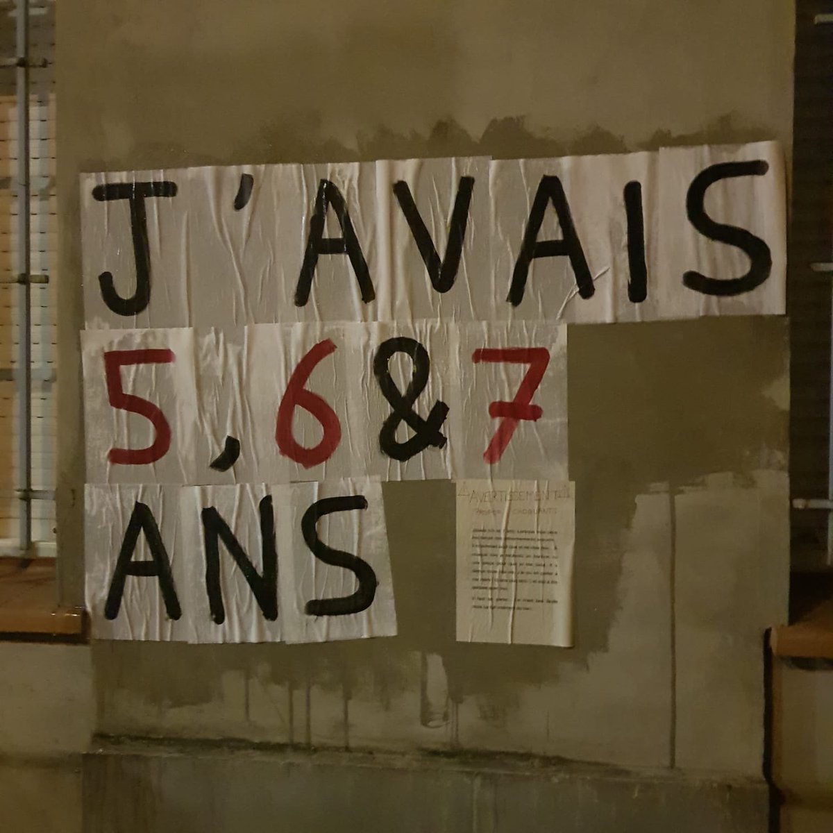 CollagesTLS's tweet photo. TW PROPOS CHOQUANTS 

Dimanche soir nous avons répondu à l’appel de @CollagesLyon avec d’autres collectifs partout en France. Nous avons ainsi collé plusieurs témoignages #IWas dans les rues de Toulouse dont en voici quelques-uns. https://t.co/y2Wwj2j09K