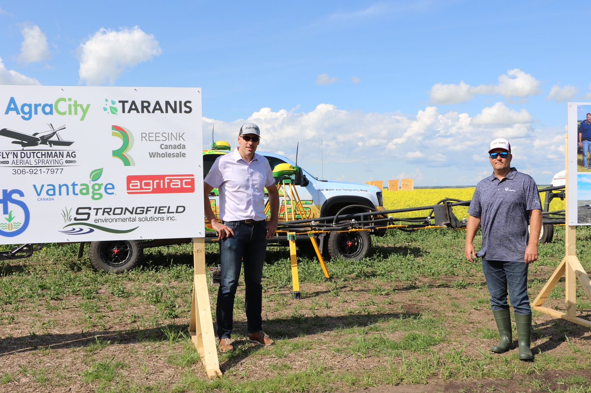 CoralBlaikie's tweet photo. Thanks to the guys with Reesink coming out for a tour yesterday #swatpars. Exciting collab with #SWATMAPS and @Agrifac!
@PBenetreau @TingleysHC @klassenm78 @Ben_RPM @CropProConsult https://t.co/knSjtgLzt5
