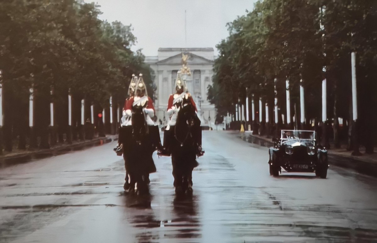 5. Not exactly sure where this scene fits in, but Steed is clearly on his own. The Mall in London had to be closed especially to film this, only for it to be completely cut out of the final cut. What a waste of everyone’s time!