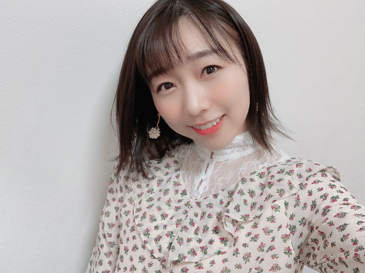 須田亜香里 Ske48 小顔矯正before After 何気なく写真見返したら全然違った 1 2枚目は2月 3 4枚目は最近ですが 2月の方が体は痩せてたのに 顔はまん丸だからより一層びっくり