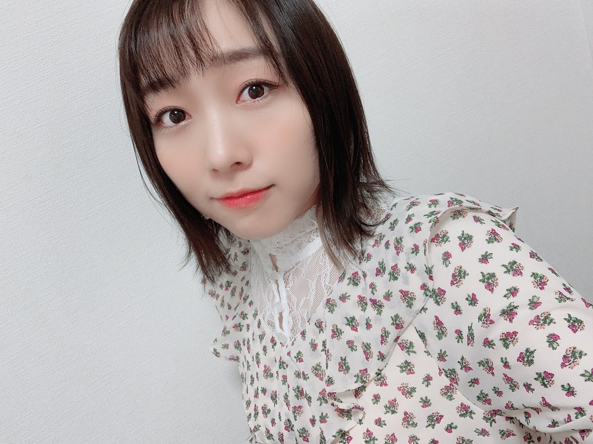 須田亜香里 Ske48 小顔矯正before After 何気なく写真見返したら全然違った 1 2枚目は2月 3 4枚目は最近ですが 2月の方が体は痩せてたのに 顔はまん丸だからより一層びっくり