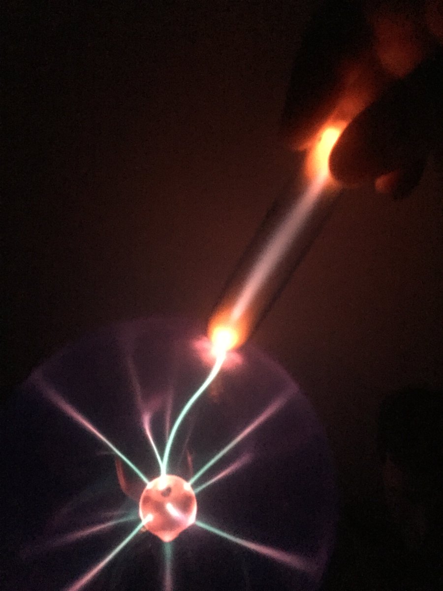 Here's one reason it's called Neon Lighting and not, say, Argon Lighting. Both the brightest and the prettiest of the gases in a discharge tube.  #elementphotos
