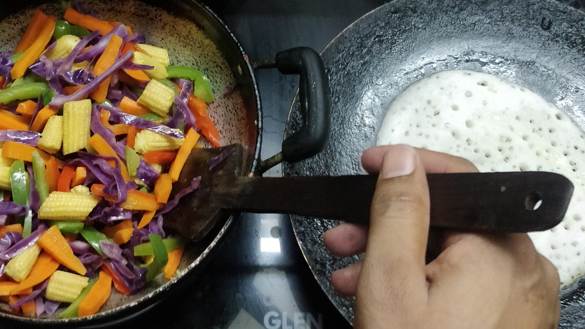 SanjeevJV's tweet photo. Multi-tasking making Veg Sautรฉ & Dosa simultaneously... anyone up for tasting it?! ๐โ๐ป
#CookingTime #NotBoasting #NoBigDeal #LoveforVegFood #I_Flaunt_My_Creation https://t.co/VlRO1BKXQm