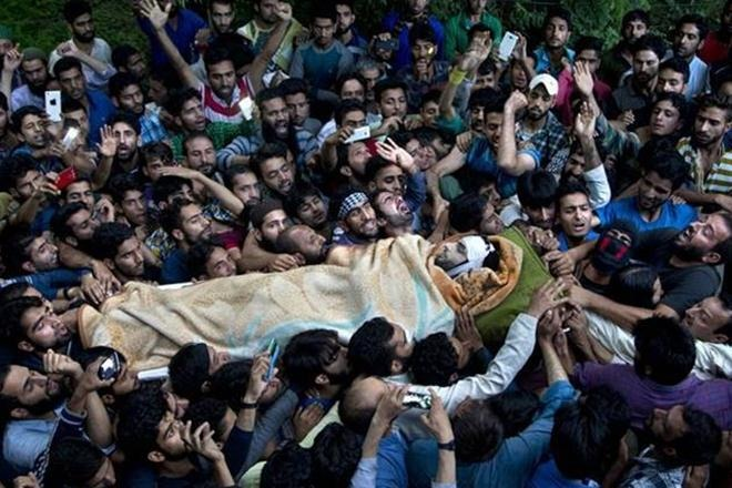 PDP Government’s blunders in  #BhuranWani incident in 2016 saw a massive breakdown of governance in the history  #Kashmir second only to 1989’s unrest. It marked the revival of  #Separatism &  #terrorism, which had remarkably waned in the whole of Kashmir, between..(3/19)