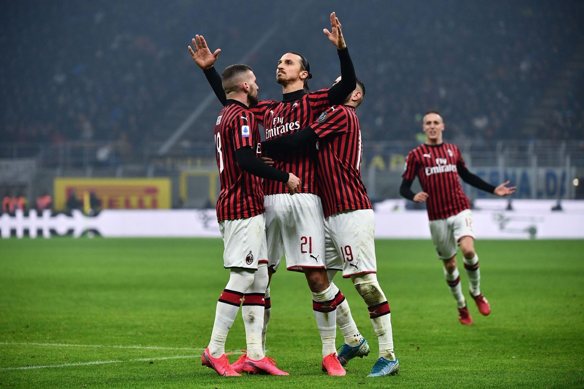 Building on Ibrahimović’s link-up play, Milan found it easier to play a style based on possession & pressing. Suso’s departure saw Samu Castillejo thrive in a bigger role from the right, with Bonaventura & turbo left back Hernandez also contributing with consistent performances.