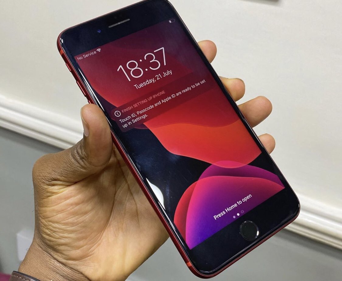 DrissGadgets's tweet photo. Quick offer 

Premium used iPhone 8 Plus (64gb)

Price - 158k 

#quicksales #bestdeal #noscamzone https://t.co/iey2vS2U9H