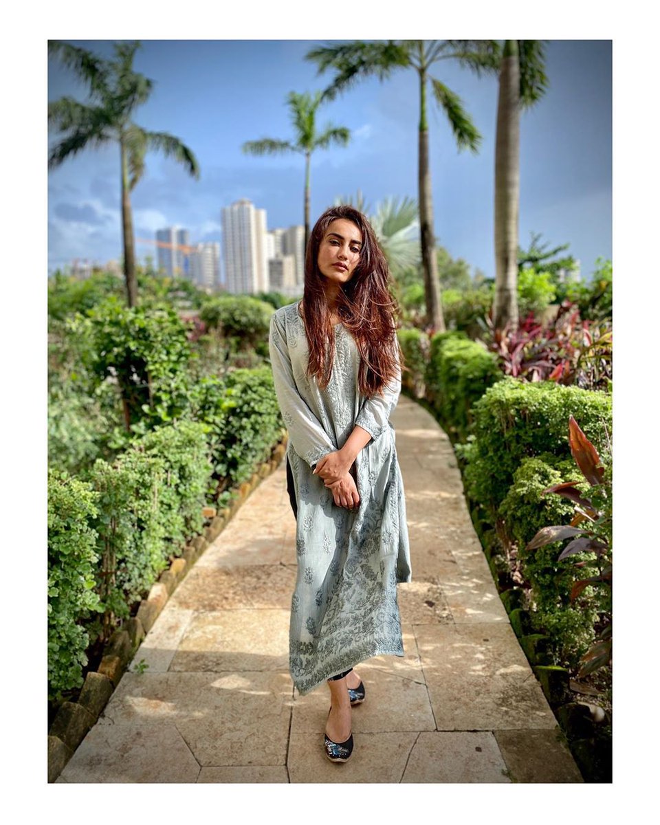 AbdulsameerD's tweet photo. The dreams we have these days of walking in the #park amid a #lightbreeze @SurbhiJtweets
#quarantinelife #relatable #howlifeunfolds #SurbhiJyoti https://t.co/BfuZT6YSS9