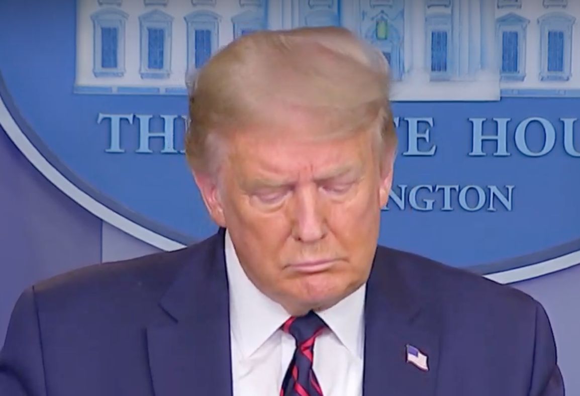 7/ At 19:58, after the journalist, says, "alotta people wanna know", Trump looks down and slightly to his right. This is the quadrant to which we look when we feel Guilt (both Guilt-Culpability and Guilt-Remorse), Shame, Sadness, and Deception.