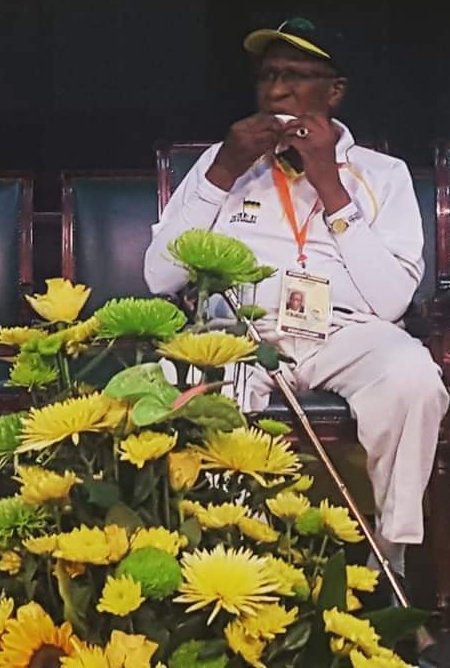 mbangwax's tweet photo. Rest in peace the stalwart of our society. May your revolutionary spirit rest in eternal peace #AndrewMlangeni https://t.co/xUcVWsgS3M