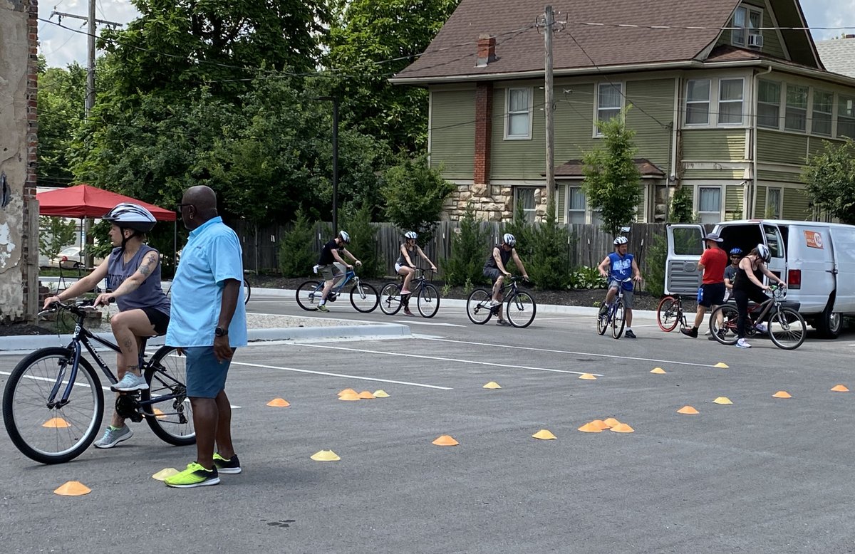 healinghousekc's tweet photo. Healing House partnered with @ridekc to bring a multi-week course that covers maintenance, safety, skills, and more. Participants who graduate the program receive a helmet, bike lock, water bottle, lights and a bicycle! #ridekcbike #kcbikes #earnabike #earnabikeprogram https://t.co/5Z8H6g7zL3
