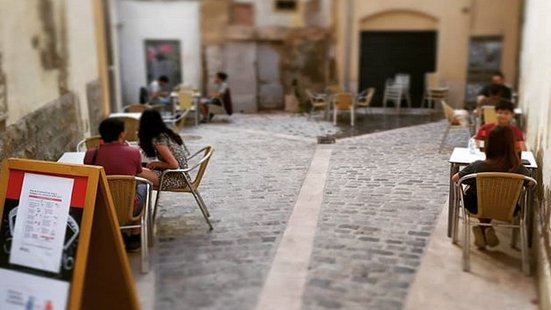 pamapamcat's tweet photo. Al Camp de Tarragona mengem i bebem en establiments de l’#ESS!
🍺@BarCampusReus a #Reus https://t.co/kJQ4JEKrhV
🍷@TvernaDPF a #Reus https://t.co/uPPKvHofdN
🍵Restaurant Quinoa a #Falset https://t.co/7KgJ9suPt9
#FemESStiu i bon profit! https://t.co/S334duWlQC