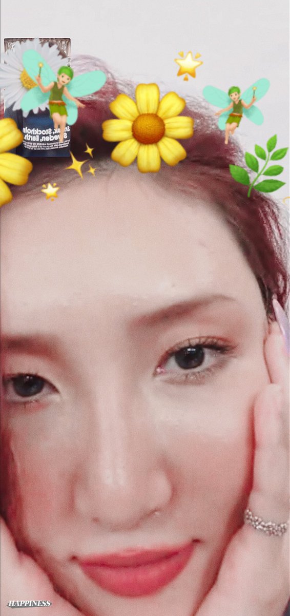 HAPPINESS_BYUL's tweet photo. 나의 여름❤️
생일축하해요❤️❤️❤️❤️❤️

#HAPPYHWASADAY
#우리의여름_퀸화사데이
#OurSummerHwasa https://t.co/daxnTmAWpC
