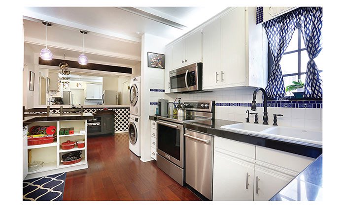 AshleyCusack's tweet photo. VIRTUAL Home Tour today in #CoralGables: 410 Alhambra Circle. Asking $725,000. 3 bd, 2ba, Old-Spanish style home in downtown Gables. See on FB Live at 12:00, Instagram Live at 12:45. July 22. #ashleycusack #miamirealestate #openhouseewm
https://t.co/X0fyNzNVwZ https://t.co/h4qcN5hu9k