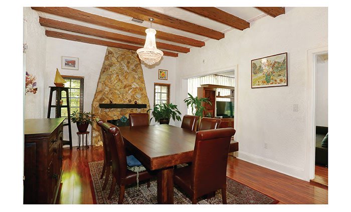 AshleyCusack's tweet photo. VIRTUAL Home Tour today in #CoralGables: 410 Alhambra Circle. Asking $725,000. 3 bd, 2ba, Old-Spanish style home in downtown Gables. See on FB Live at 12:00, Instagram Live at 12:45. July 22. #ashleycusack #miamirealestate #openhouseewm
https://t.co/X0fyNzNVwZ https://t.co/h4qcN5hu9k