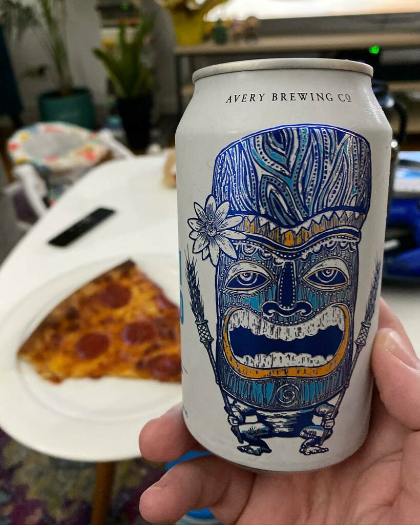 PatrickBenedict's tweet photo. I haven’t had this beer in YEARS! @beertable had a can of this @averybrewingco Liliko’i Kepolo Belgian White Ale with Passionfruit, so I had to grab it! Paired perfectly with some PIZZAAAAAAAAAAAAAA!
#benedictbeerblog #beertable #avery #averybrewingco… https://t.co/5qH5X1R8YX https://t.co/1jWXLzSmvI