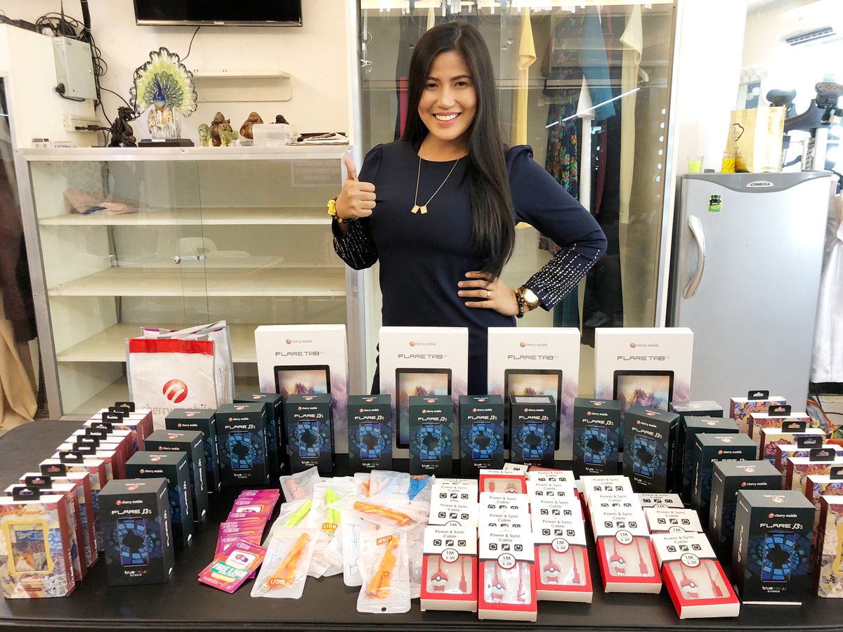 CELINEBURCE's tweet photo. Handa na akong mamigay ng mga tablet at cellphones para sa mga kabataan. Please like our FB page - Malasakit Movement and message us with complete details. #malasakitmovement https://t.co/EqszJtUgRN