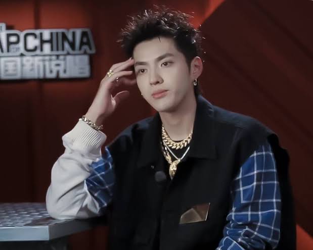HumorKrisWu's tweet photo. Quando eu vejo alguma notícia do Kris que mencionam ele como "ex membro do exo".. 
🙄😤

~🍜 https://t.co/I8ZzIq7T6J