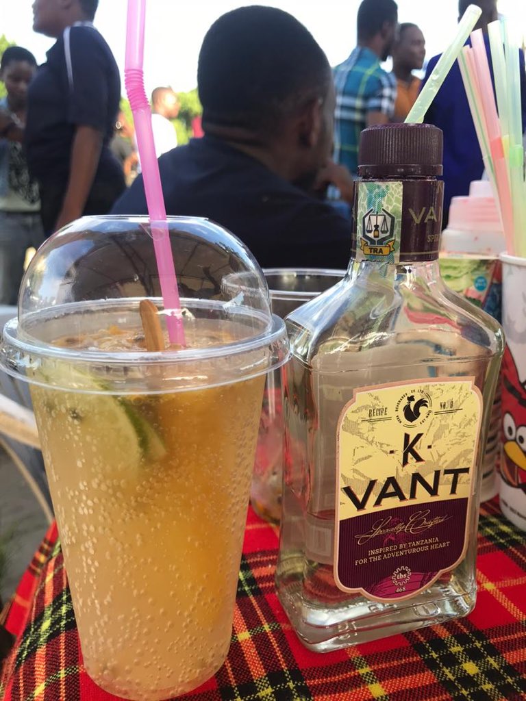 lalacharming's tweet photo. #TOTBonanza  Punch alcoholic, non alcoholic...  popsicles too ukwaju, Passion , pineapples fresh fruits you Name it kwa #RoseberryCremery #July25 @TOTBonanza https://t.co/Nj0VvIa6Su