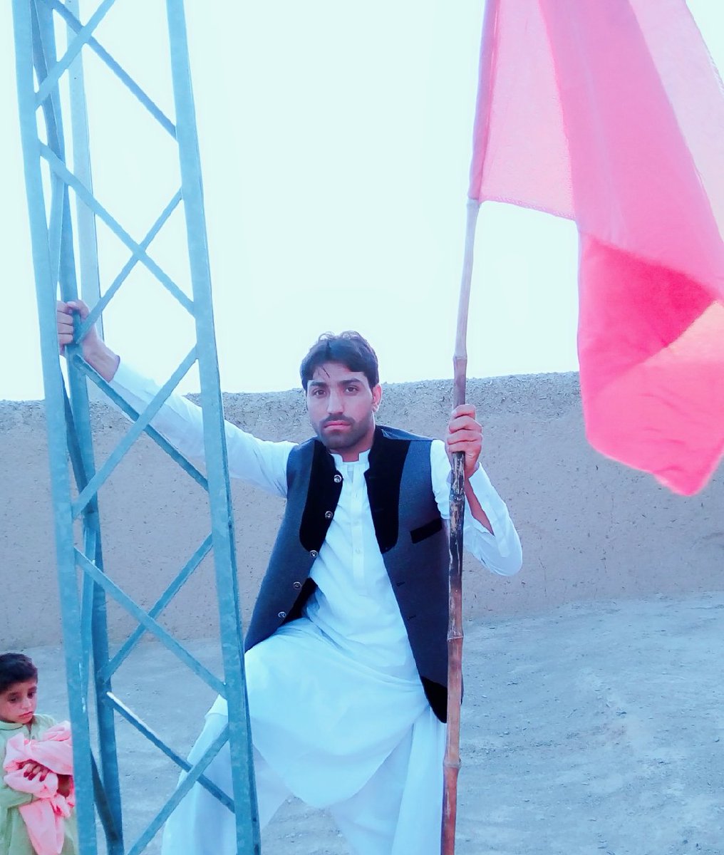 nafah_haqyar's tweet photo. 26جولائی 🚩 اے این پی 🚩 کا یوم تاسیس ہے۔ صوبہ بھر میں # 🚩 سرخ_جھنڈے 🚩 کا #دن منائیں گے۔ باچا خان بابا کا ہر #پیروکار اس دن اپنے دُکان، حجرے، گاڑی غرض ہر جگہ #🚩 جھنڈے لہرائیں گے اور پورے صوبے میں #لال🚩_لال لہرائیں گے۔
#MyRed🚩Flag #Youm_e_Tasees
#26thJuly2020 https://t.co/SS0uWRm8Az