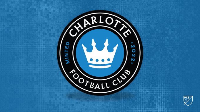 sellamasoccer's tweet photo. Además del nombre, nula creatividad de #CharlotteFC con su escudo. Otro redondo. Ya hay 7/27 escudos con forma circular en #MLS (casi un cuarto). El lema de la liga "Our Soccer" debería cambiar a "English Football" / "Their Soccer". Cero originalidad e identidad propia. #mls2clt https://t.co/jF6PSxYZ6m