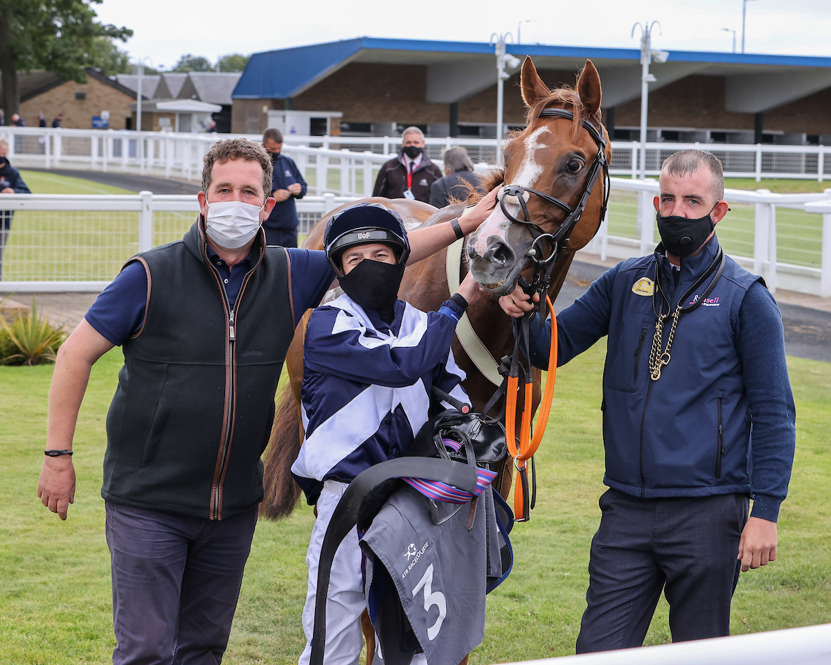 ayrracecourse's tweet photo. @chbmedical #keepingscotlandsafe raceday @ayrracecourse on Mon saw Jordan Electrics given a great @BeN_RobinsoN18 ride to land the CHB Medical Facemasks โGet Masked Upโ Handicap & Mike Smith's Glasses Up notch his 5th course win in Thanks to NHS And Frontline Workers Handicap https://t.co/UkVMVDMnjI