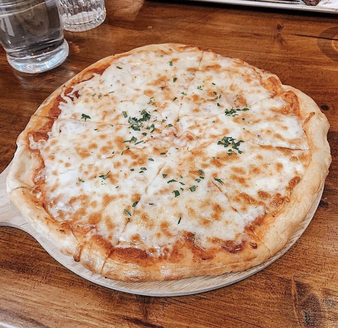 Margherita pizzas are back on the menu. We just had too really!!! Come and try one of our classics by booking your table at Ropewalks via our website! 👍 ropewalksbarandkitchen.com #liverpool