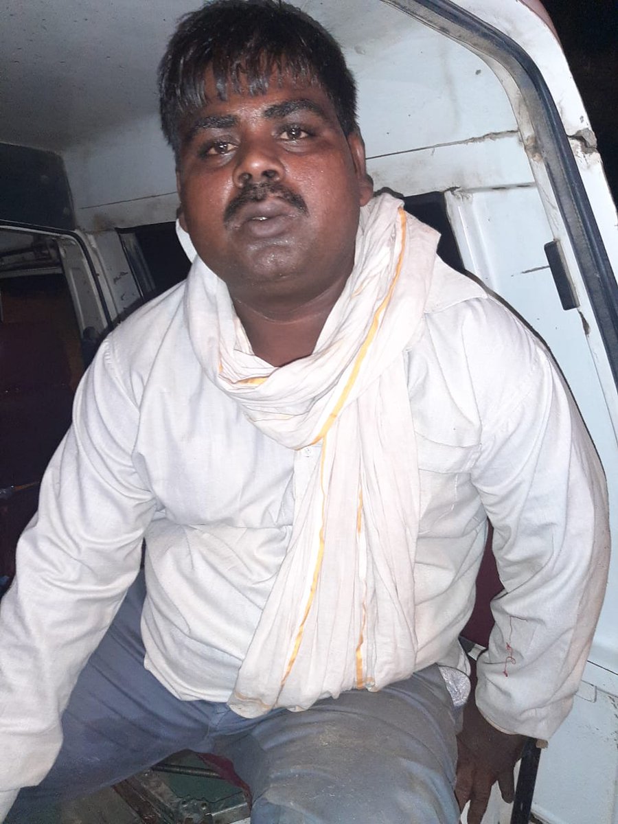 #CrackdownNoida 

चेकिंग के दौरान थाना दादरी क्षेत्र में पुलिस व बदमाशों के बीच मुठभेड़ में गैंगस्टर 25,000 रू0 का इनामी बदमाश देवेंद्र गोली लगने से घायल/गिरफ्तार, कब्जे से अवैध हथियार व मोटरसाइकिल बरामद। 

<a href="/Uppolice/">UP POLICE</a>