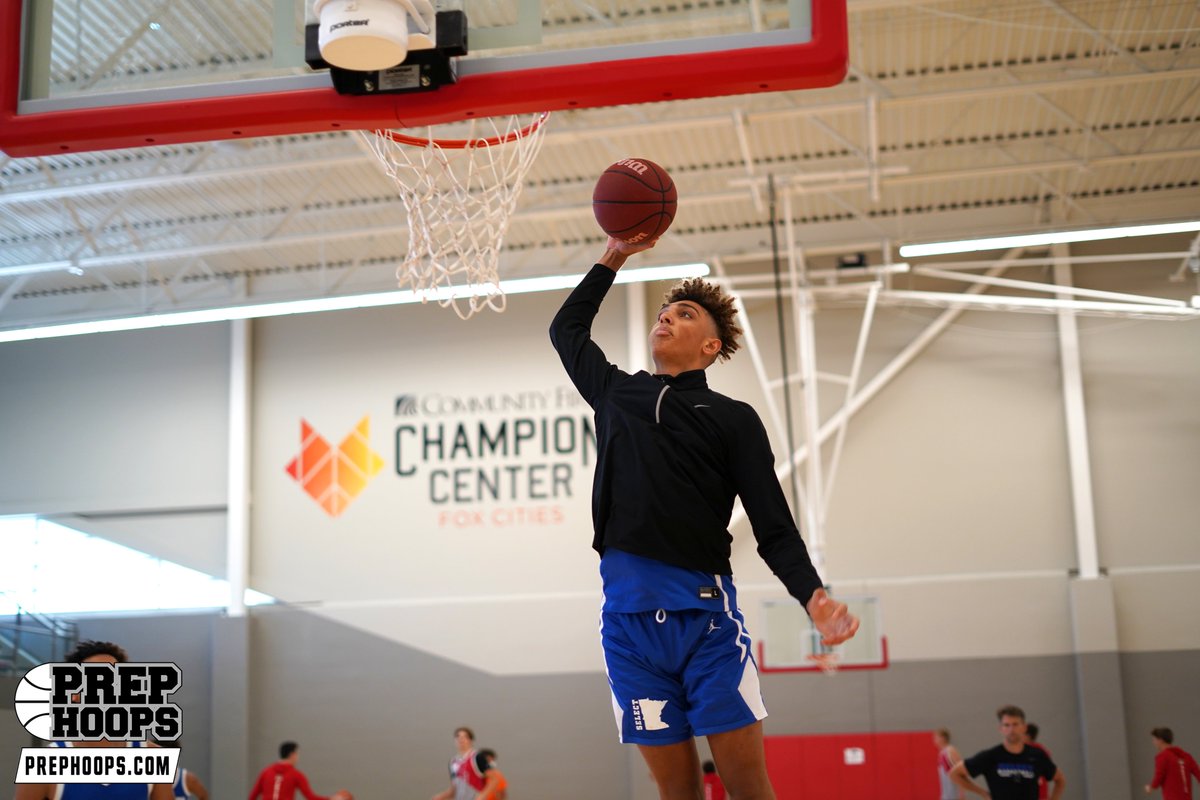 Photos of Minnesota Select Ohnstad 17u at the Prep Hoops #MidwestShowdown this past weekend!