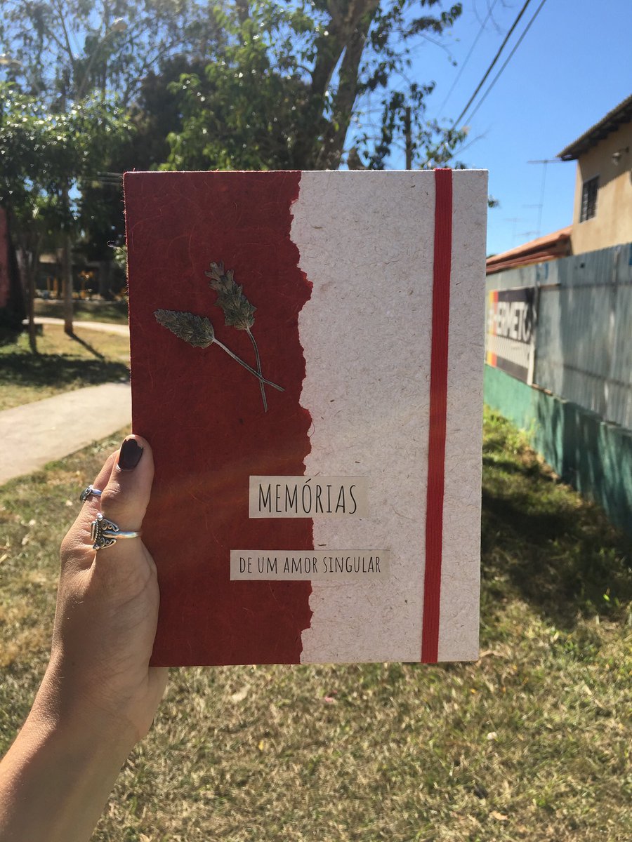 docaderninho's tweet photo. essa sou eu // esse é o meu trabalho https://t.co/P61JVlZW4W