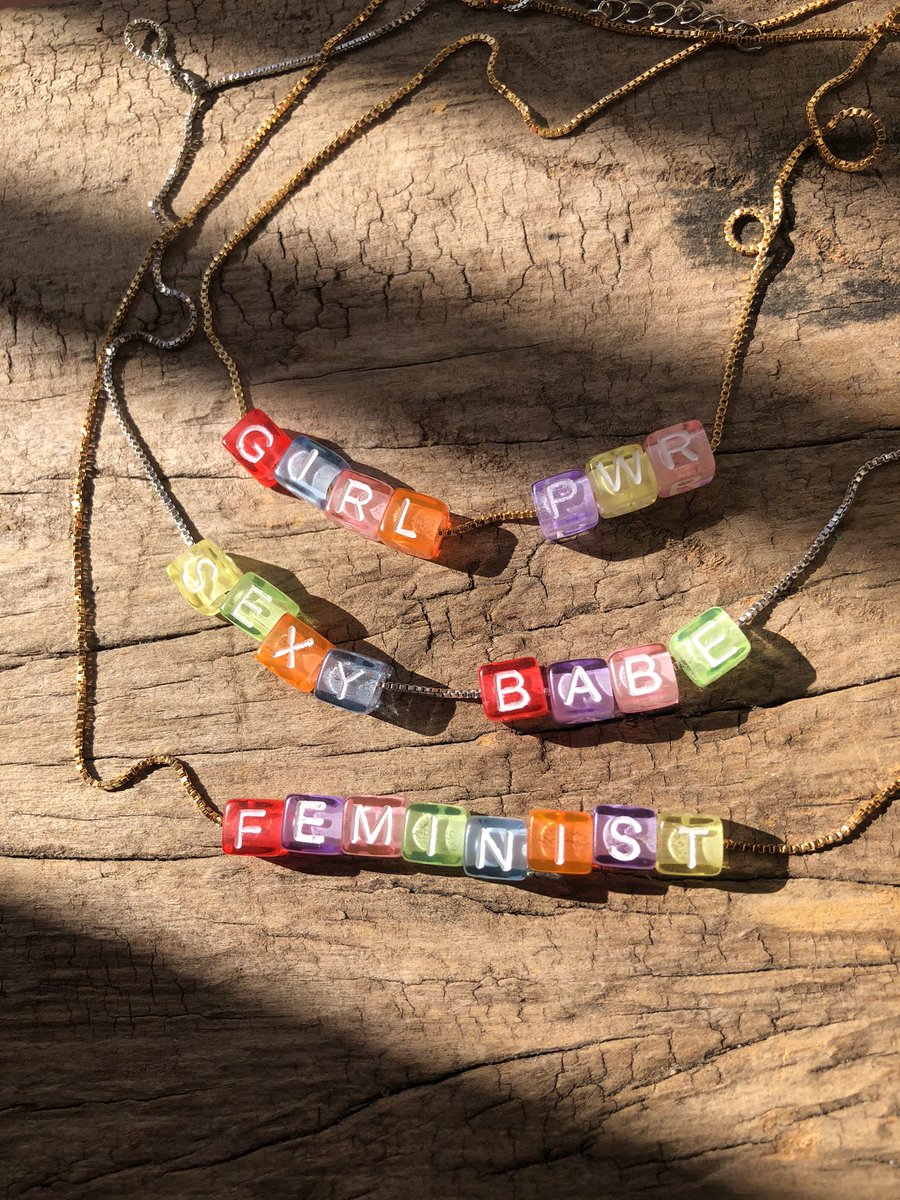 anmaplace's tweet photo. Eu so venho nesse site divulgar minha loja 🤍 
Colares de letrinhas personalizados, por R$ 21,00 ✨
https://t.co/8dMWGFEbIp https://t.co/TeOpDrTZuN