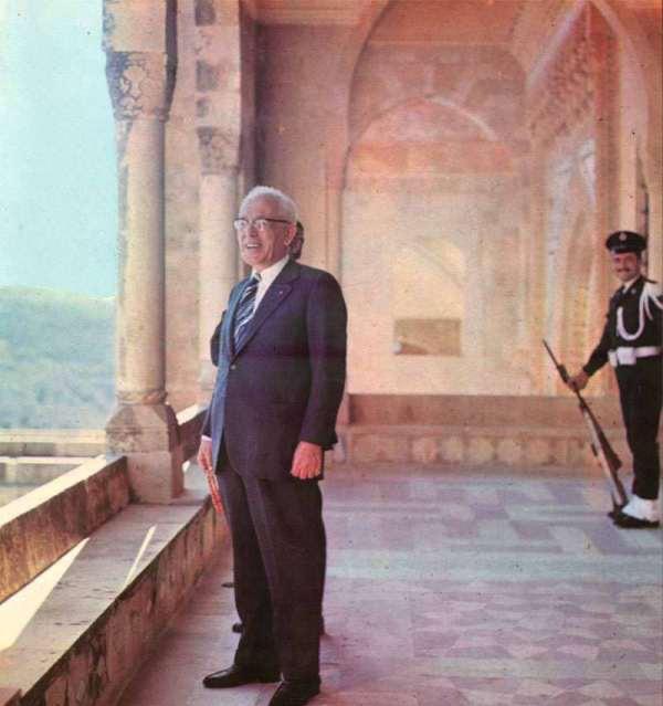 sleimanfrangieh's tweet photo. في هذه الأيام الصعبة على لبنان والمنطقة، نفتقد حكمتك وصلابتك أمام الأزمات والتحديات #ذكرى_وفاة_الرئيس_سليمان_فرنجيه https://t.co/FAqefCWgQH