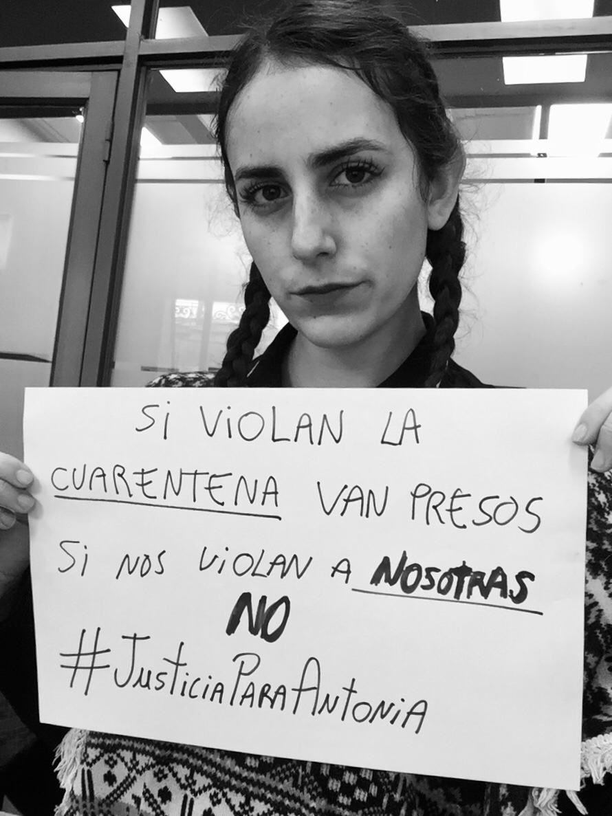 AFeministaChile's tweet photo. Si violan la cuarentena van presos 
Si nos violan a nosotras no 

¡Las feministas nos manifestamos en contra de la justicia patriarcal!

#JusticiaParaAntoniaBarra 
#JusticiaParaTodas https://t.co/x1qIqdzv0e