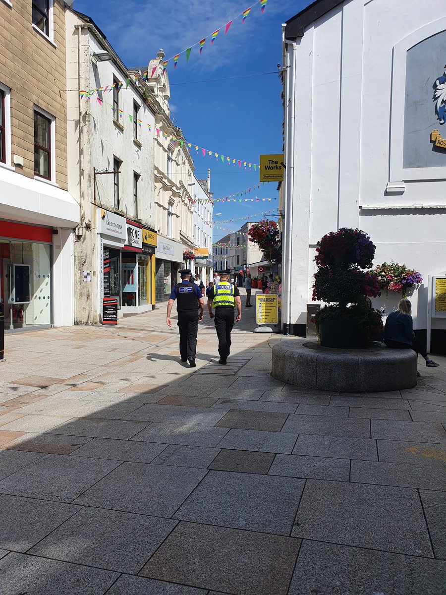 MFreshers1's tweet photo. Afternoon assisting @StAus_Police in St Austell Town centre. Drugs seized, stolen goods retrieved and 3 arrested. Nice days work and we'll see you soon! #preventanddetect #Cornwall #police @sgtjoff @DC_PCC https://t.co/942C3dVlfy