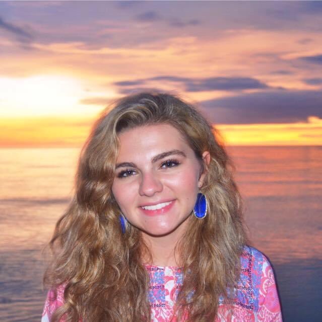 MauiHall's tweet photo. @Ouch_Charlieeee I can’t believe this is the same girl !!!! Shoutout to middle hair parts, Makeuo tutorials, and a lot of wisdom gained since ‘15 !!!!! https://t.co/TTKJJSFyzT