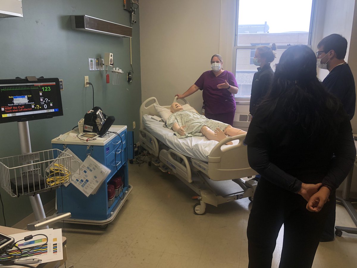 LakelandSIMLab's tweet photo. First #simulation day of the #academic year for @LakelandEMRes Learning about #logistics in the #emergencydepartment and setting up the lifepak from @schraderdo #MedEd #simulationinhealthcare #emergencymedicine #simulationmatters #medicalsimulation https://t.co/iTJfRu3dGQ