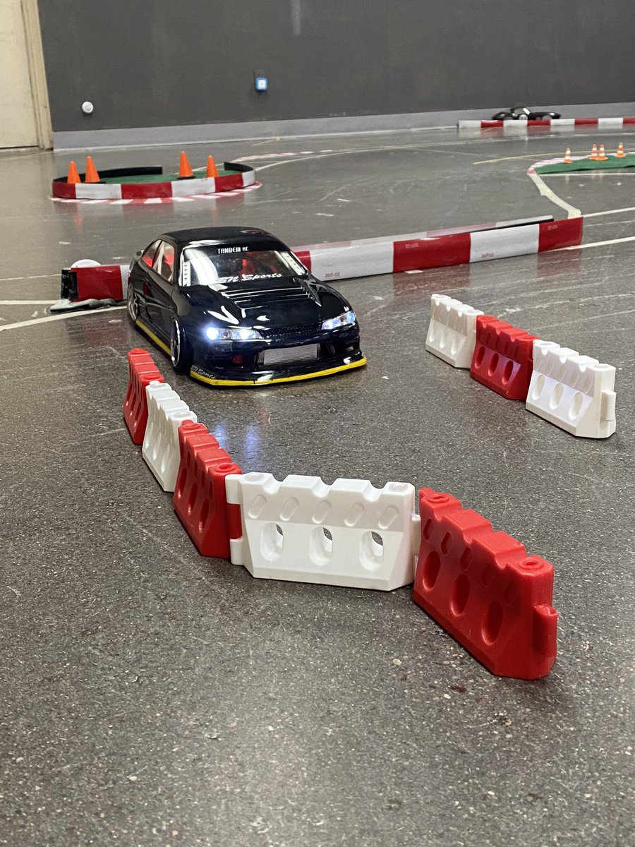 adphotos_'s tweet photo. 30+ hours went into this shell build.
It’s finally comp ready!! Super excited to be taking part in my first RC drift competition on AUG 1st. #blitz03 #S13 #BNSport #nissan https://t.co/2zOGzhseEN