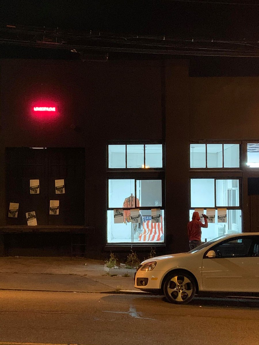 SabaCuisine's tweet photo. Showing solidarity #lovecitylove thanks.

Put up flyers to show your support to.

#savesaba #justiceforsaba #vanshingseattle @vanshingseattle @cmkshama @jonathan4212 https://t.co/PpjGUlo55F