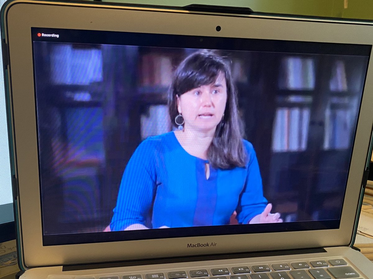 noramushrooms's tweet photo. Loving A Pringleโs talk on lichens and fungal individuals for her Presidential Address at #MSAfungi20 #PringleLab Get it, Anne! https://t.co/sZqrnnJSbr