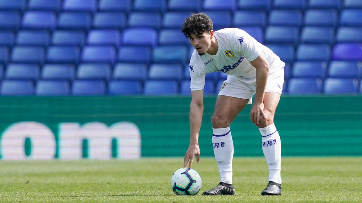 34 Pascal StruijkShitshow of an appearance against Cardiff then worked double-hard to come back strong for the end of the season. Calmed the team in the Barnsley game that got us over the line and is the only Leeds player taller than 5'3". Got promoted as champion. 10/10