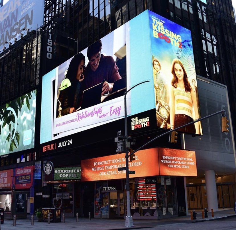 Spotted a familiar face in Times Square 👋