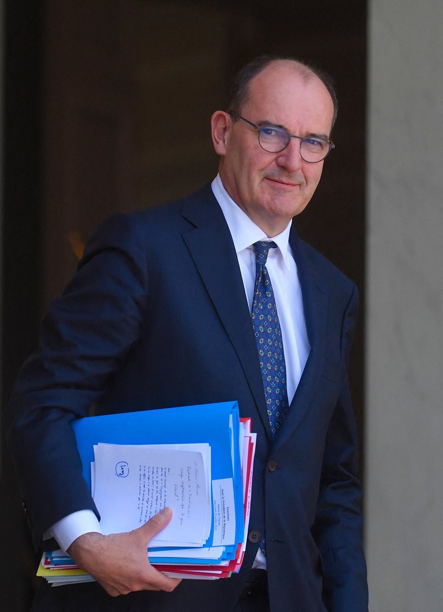 Mediavenir's tweet photo. 🇫🇷 Boulette - «Finalement, on a trouvé un os à ronger supplémentaire pour le jeune Gabriel [#Attal] ?» La note du Premier #ministre n’a pas échappé aux photographes de l’#Élysée. https://t.co/2w2CZsExp9