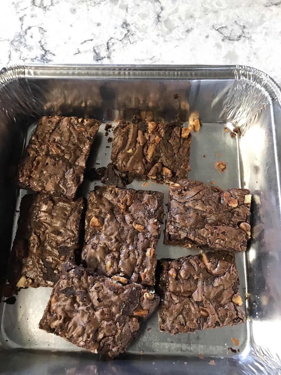PatriciaABryan3's tweet photo. Retired and already bored. Thought I would try baking and selling sweet treats! https://t.co/gjvECJEUIN