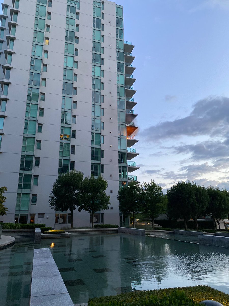 DCSheldonYoung's tweet photo. Our @VanFireRescue crews made quick work of this fire on the 7th floor of a high rise on Bayshore Drive this morning

Great work in limiting fire spread 👍 

The fire cause is under investigation 

#GoodStop
#QuickKnockdown

📸: @IAFF18 https://t.co/UOCEq52pkb
