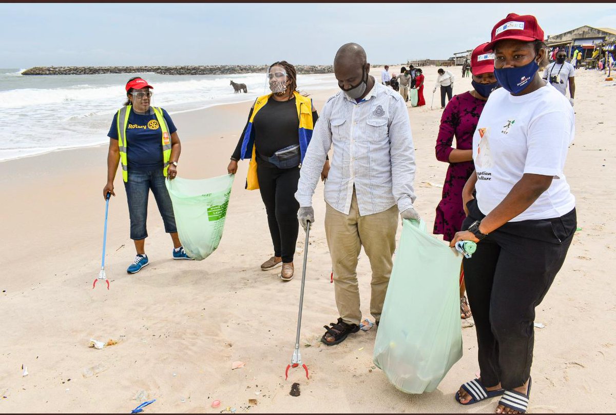 BonniebioNg's tweet photo. Our marine ecosystem &amp; beautiful coastlines are threatened by plastic. We applaud the human intervention led by the @ncfnigeria and @IkoyiRotary at Alpha Beach, Lagos recently. We at #BonnieBioNG had to ensure our support by providing our #compostable, #biodegradable waste bags. https://t.co/Ka9kRC3TP7